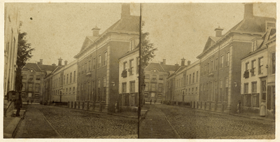 122401 Gezicht op de gevel aan de Lange Nieuwstraat van het Geneeskundig Gesticht voor Krankzinnigen (Lange Nieuwstraat ...